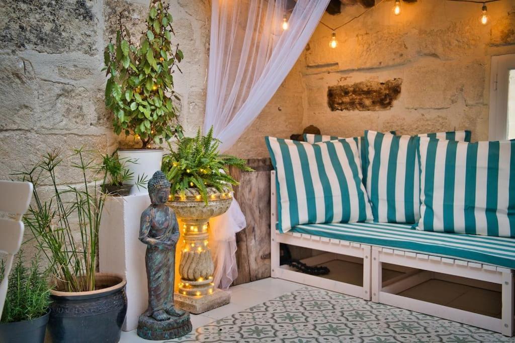 Appartement-Terrasse Centre Historique Uzes Exterior photo